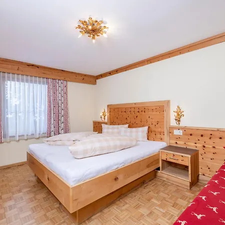 Ξενοδοχείο με διαμερίσματα St. Joseph Mayrhofen