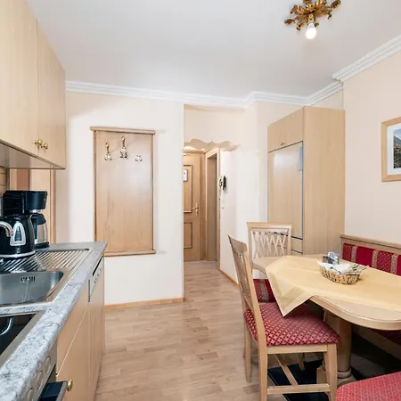 Aparthotel St. Joseph 4*